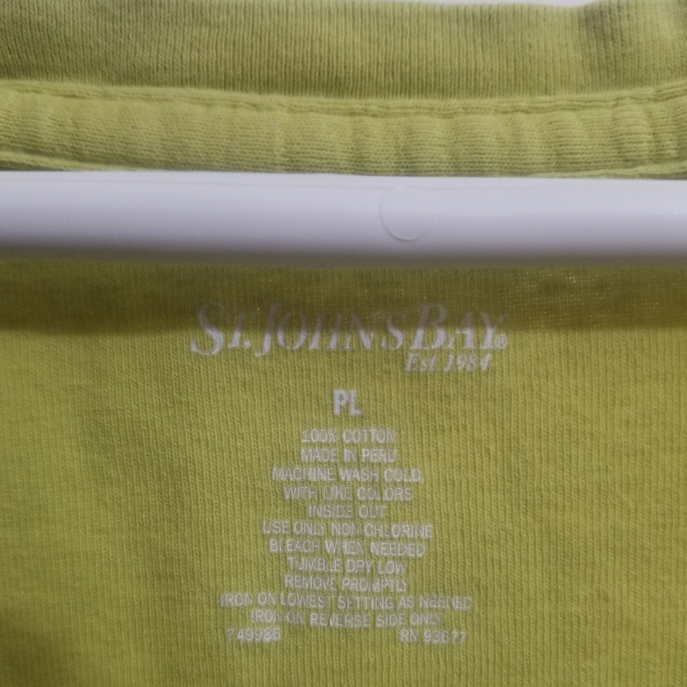 green v neck cotton t-shirt w stain - Picture 2 of 4
